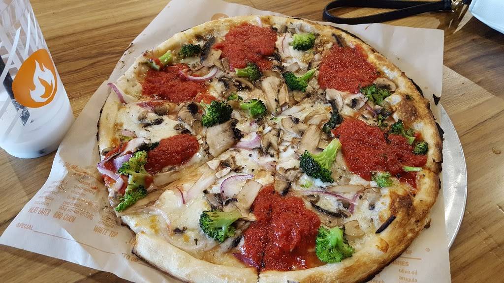 Blaze Pizza | restaurant | 1800 S Harbor Blvd #102, Anaheim, CA 92802, USA | 7148553136 OR +1 714-855-3136