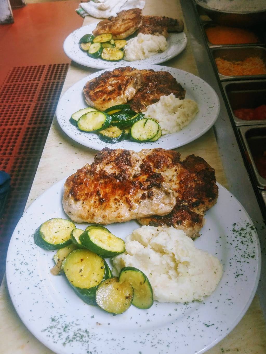 Grunions Sports Bar & Grill | restaurant | 1501 N Sepulveda Blvd, Manhattan Beach, CA 90266, USA | 3105459910 OR +1 310-545-9910