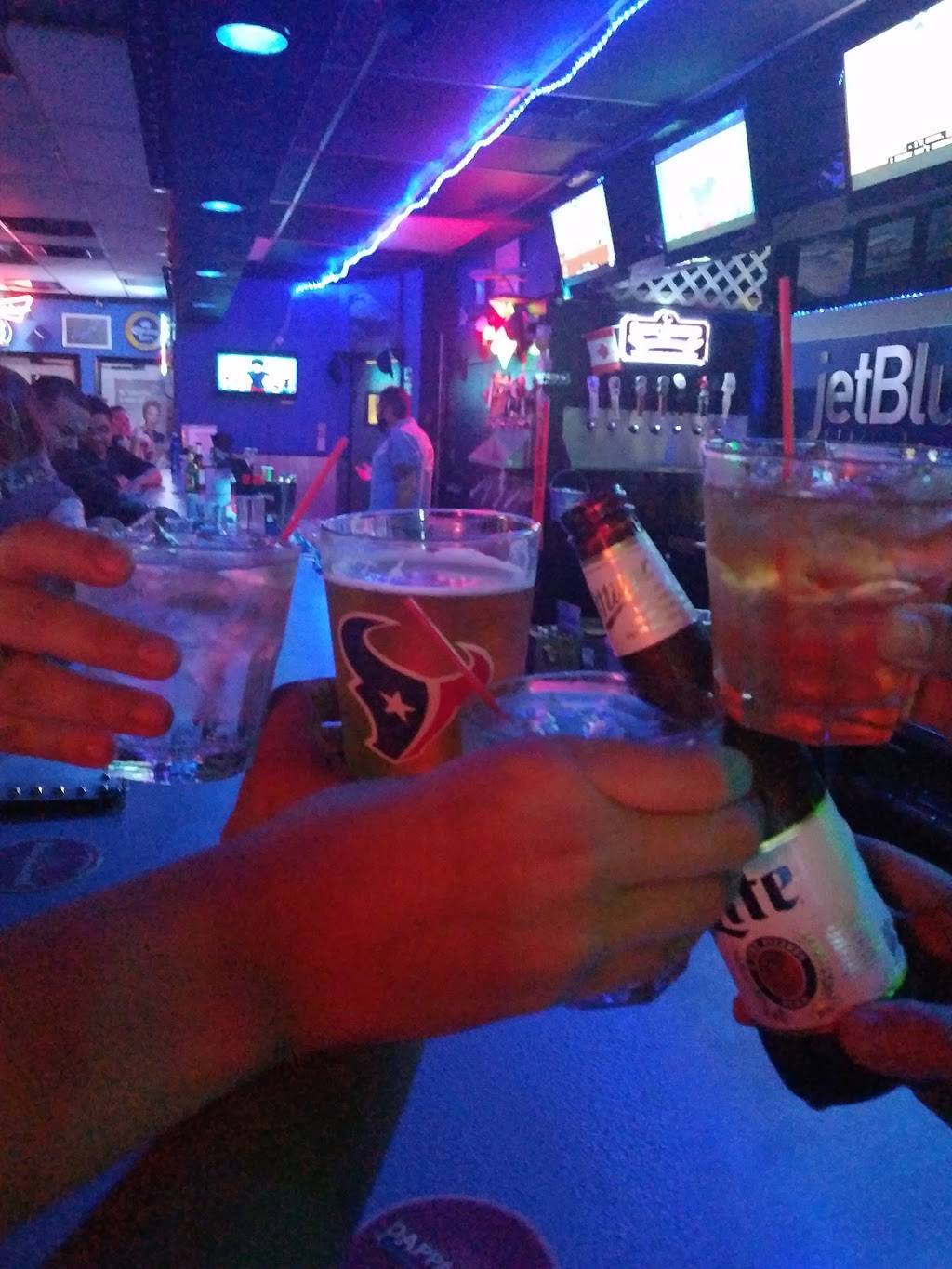 Cockpit Bar & Grill | restaurant | 8101 Airport Blvd STE 11, Houston, TX 77061, USA | 7136409898 OR +1 713-640-9898