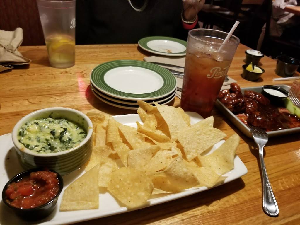 Applebees Grill + Bar | restaurant | 3200 Battleground Ave, Greensboro, NC 27408, USA | 3362827100 OR +1 336-282-7100