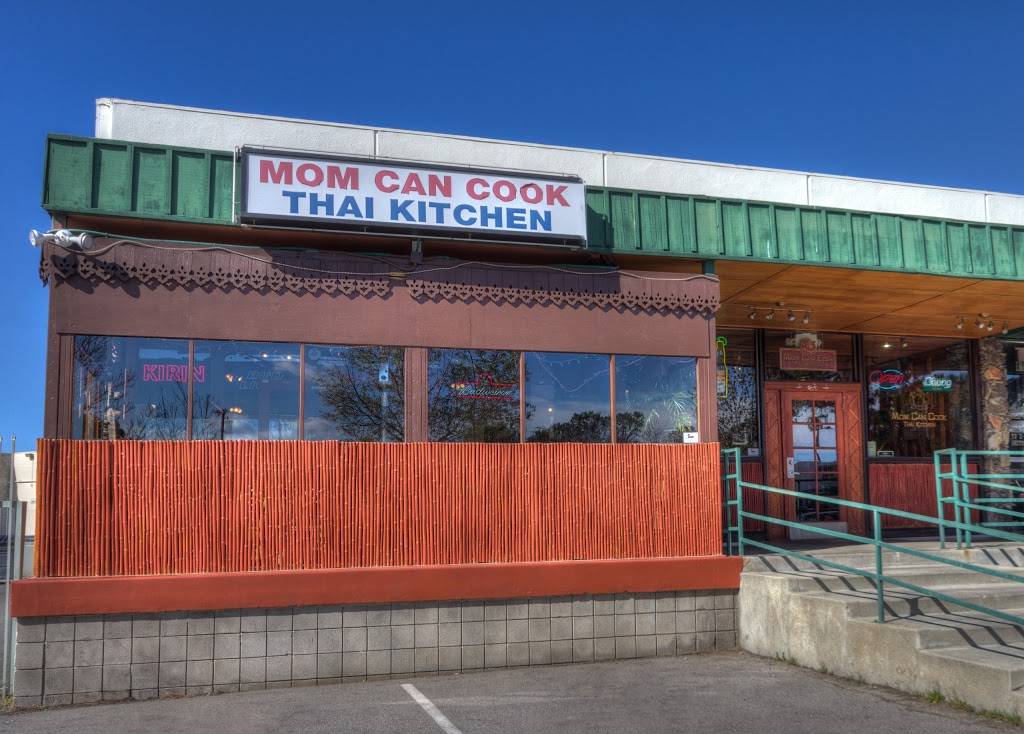 Mom Can Cook Thai Kitchen | restaurant | 18358 Soledad Canyon Rd, Santa Clarita, CA 91387, USA | 6612518103 OR +1 661-251-8103
