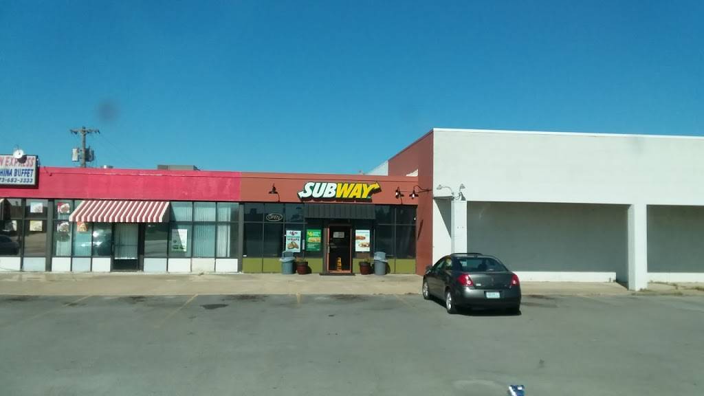 Subway Restaurants | restaurant | 7 Charleston Ave, Charleston, MO 63834, USA | 5736831091 OR +1 573-683-1091