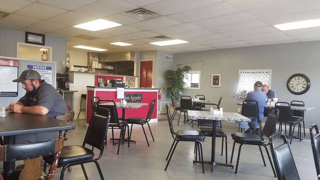 Small Town Cafe | restaurant | 421 US-35, Galveston, IN 46932, USA | 5746995078 OR +1 574-699-5078