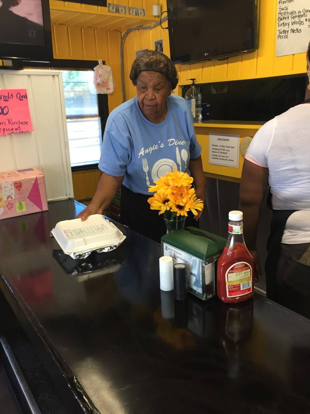 Angies Diner Inc. | restaurant | 3658 Beatties Ford Rd, Charlotte, NC 28216, USA | 7043943411 OR +1 704-394-3411