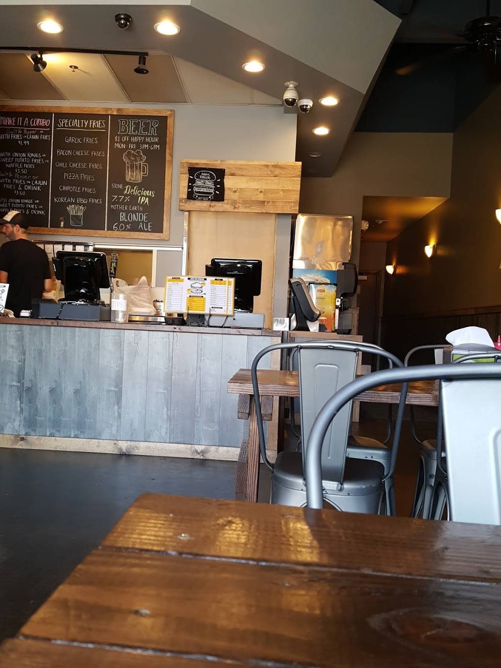 Annys Fine Burgers | restaurant | 9862 Mission Gorge Rd #D, Santee, CA 92071, USA | 6192588288 OR +1 619-258-8288