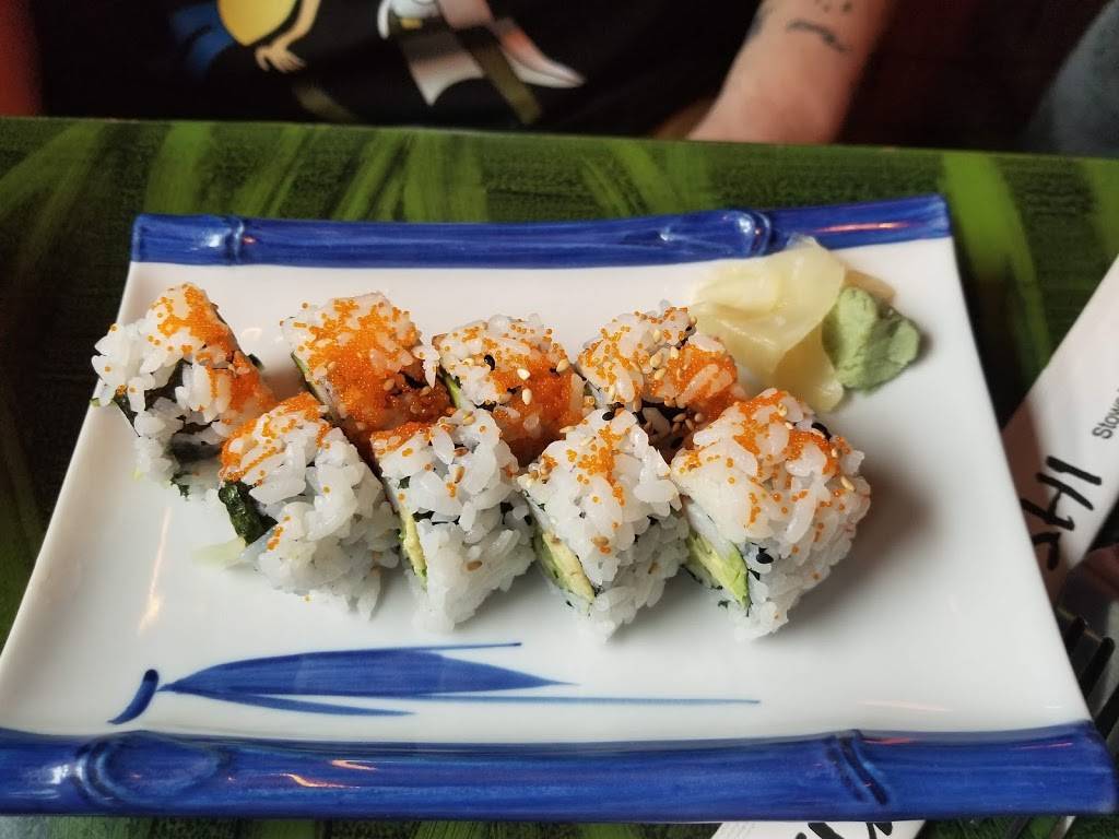 Sushi Yoshi | restaurant | 1128 Mountain Rd, Stowe, VT 05672, USA | 8022534135 OR +1 802-253-4135