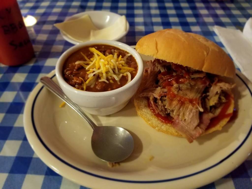 Hats And Boots | restaurant | 211 E Yosemite Ave, Manteca, CA 95336, USA | 2092396550 OR +1 209-239-6550