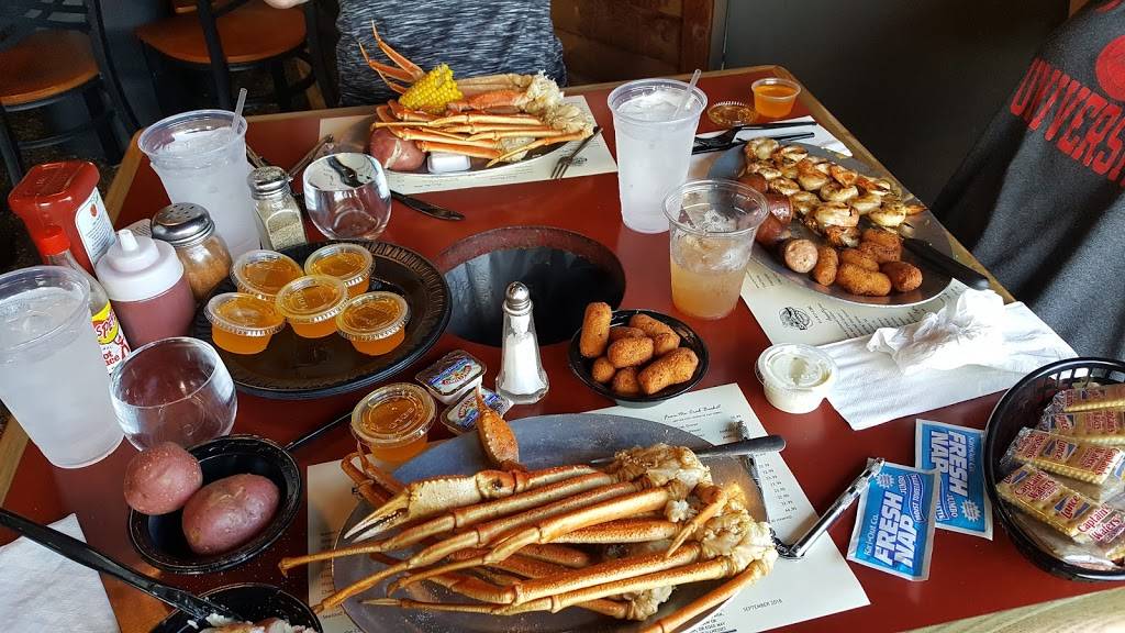 The Shell House Restaurant | restaurant | 8 Gateway Blvd W, Savannah, GA 31419, USA | 9129273280 OR +1 912-927-3280