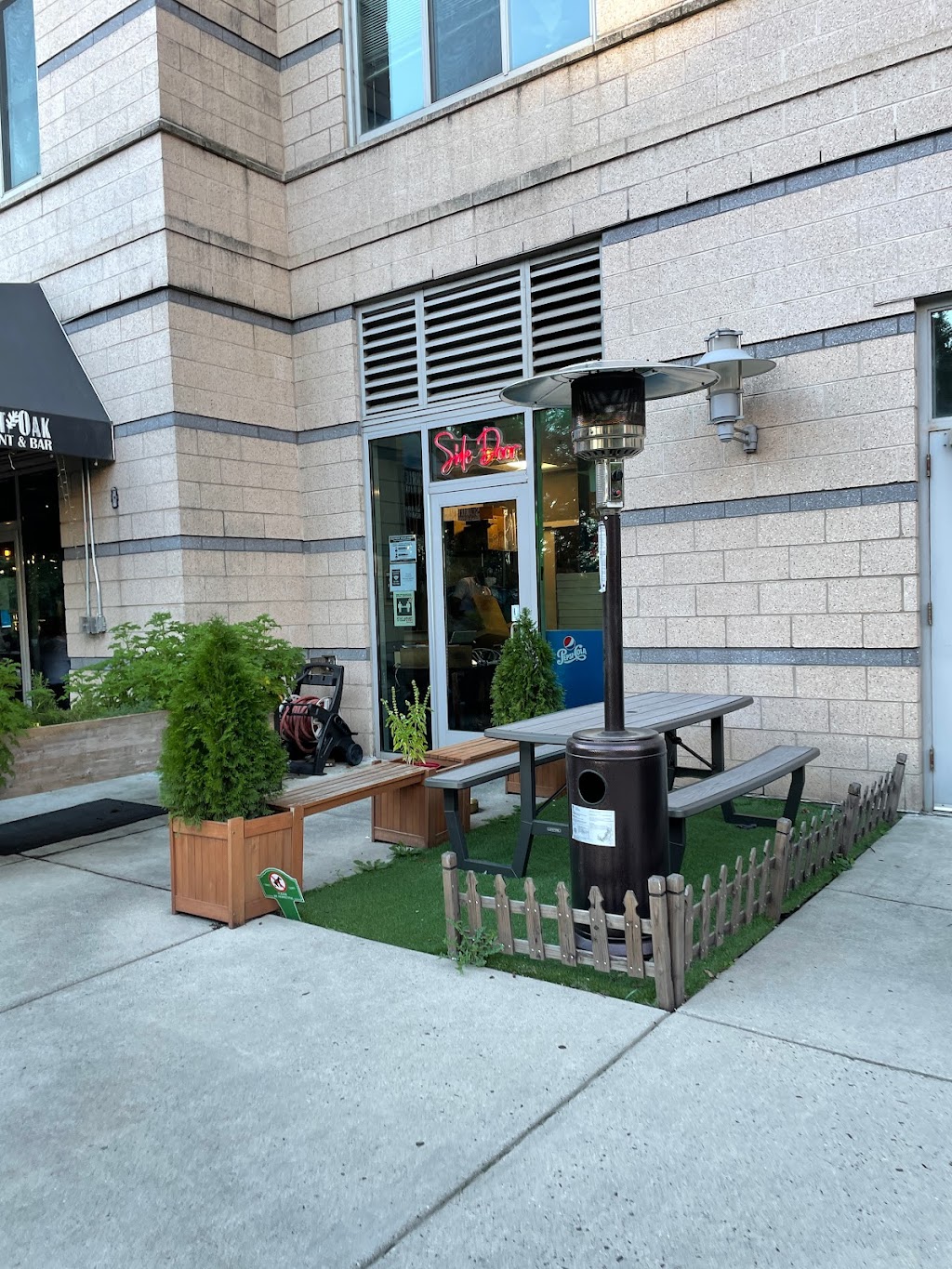 Side Door Pizza | meal takeaway | 909 New Jersey Ave SE, Washington, DC 20003, USA | 2028179302 OR +1 202-817-9302