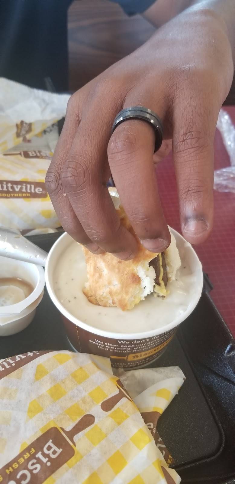 Biscuitville | cafe | 1041 Piney Forest Rd, Danville, VA 24540, USA | 4348364136 OR +1 434-836-4136