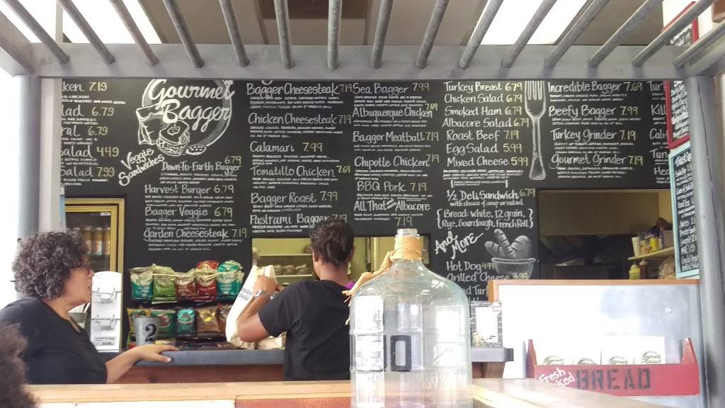 The Gourmet Bagger | restaurant | 3357 Rosecrans St, San Diego, CA 92110, USA | 6195230590 OR +1 619-523-0590