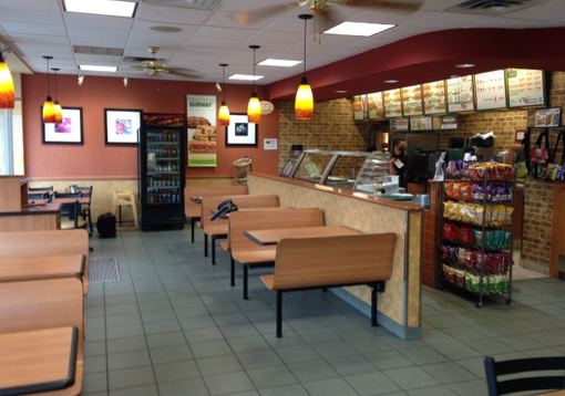 Restaurant SUBWAY | restaurant | 355 Boulevard du St Maurice, Trois-Rivières, QC G9A 6P2, Canada | 8193740400 OR +1 819-374-0400