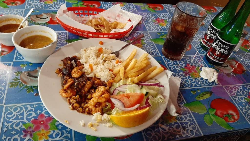 La Mexicana | restaurant | 10072 N 600 E, De Motte, IN 46310, USA | 2193452202 OR +1 219-345-2202