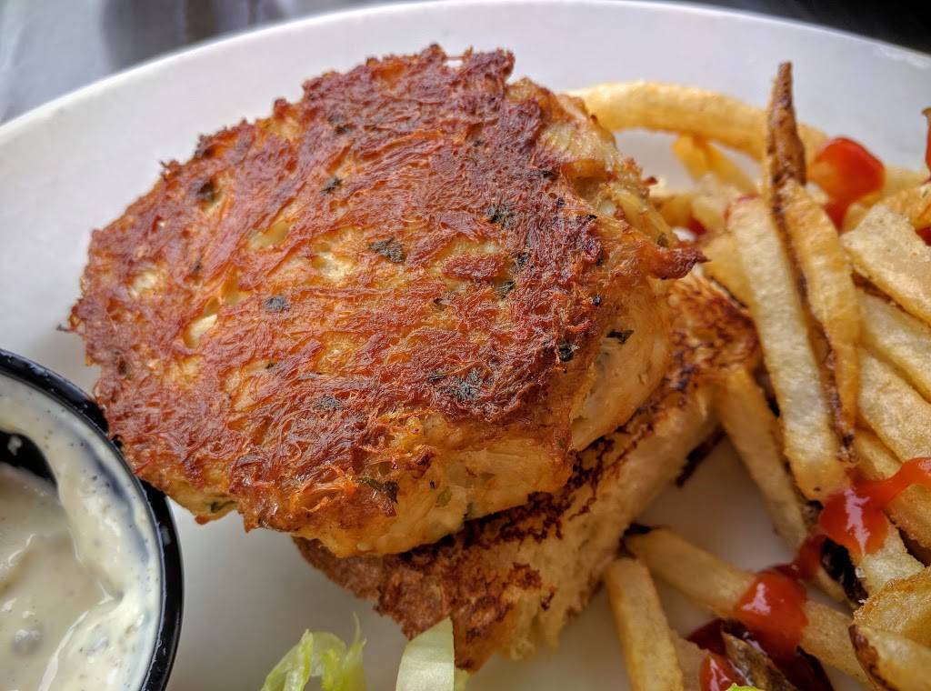 Big Fish Grill on the Riverfront | restaurant | 720 Justison St, Wilmington, DE 19801, USA | 3026523474 OR +1 302-652-3474