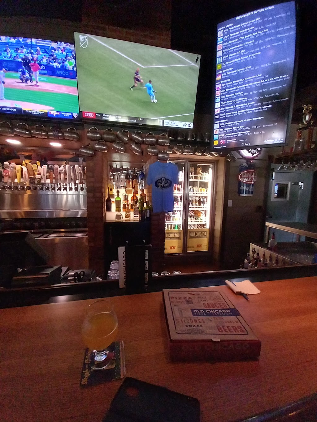 Old Chicago | restaurant | 7626 E Kellogg Dr, Wichita, KS 67207, USA | 3162720120 OR +1 316-272-0120