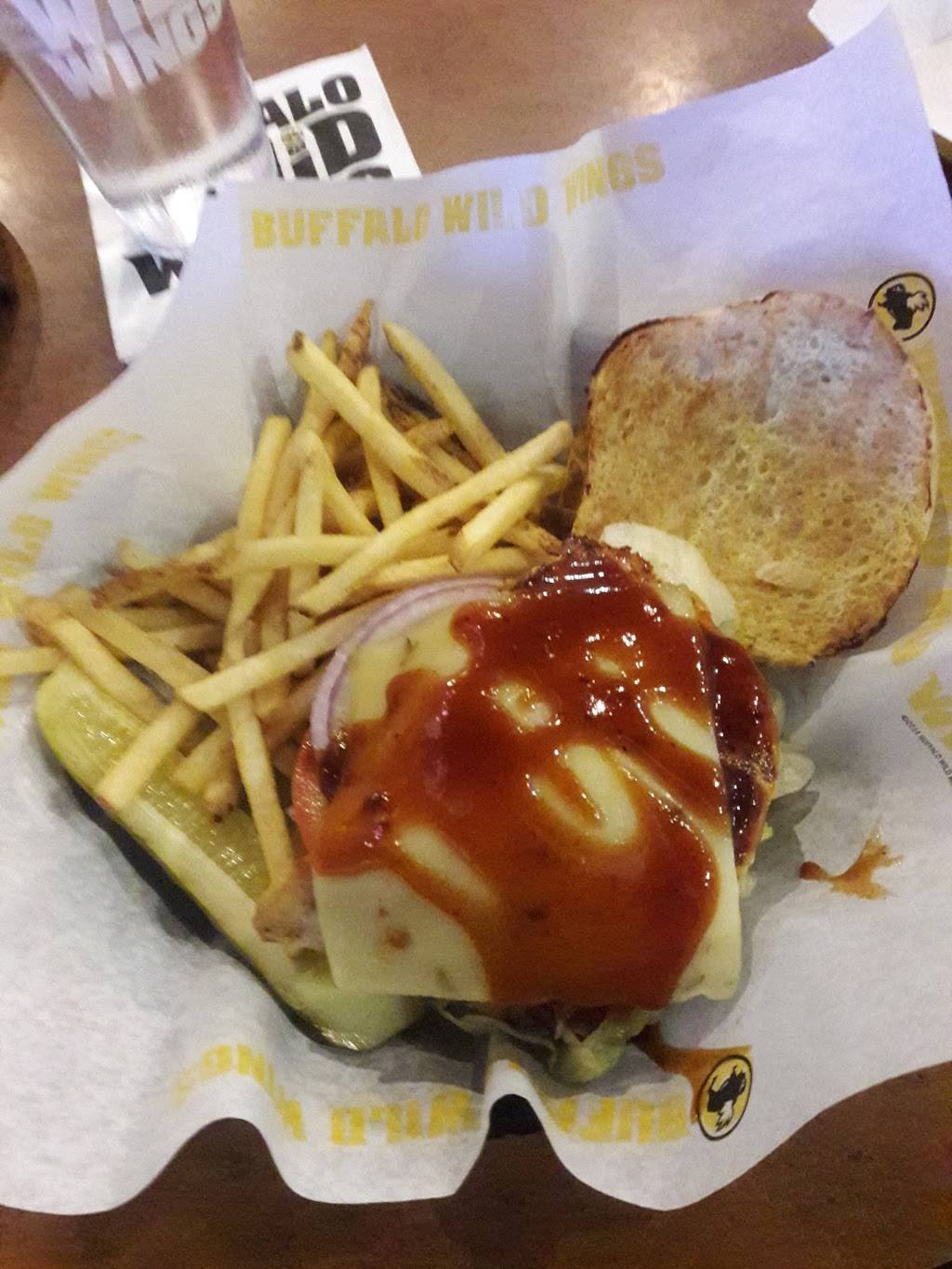 Buffalo Wild Wings | restaurant | 3163 W Chandler Blvd, Chandler, AZ 85226, USA | 4802895200 OR +1 480-289-5200