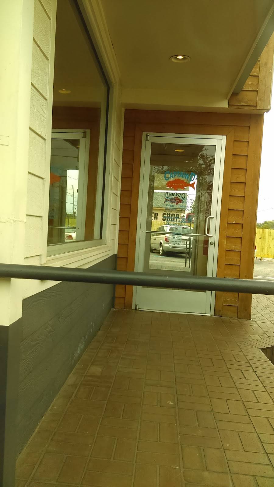 Captain Ds | restaurant | 1881 Candler Rd, Decatur, GA 30032, USA | 4042899266 OR +1 404-289-9266