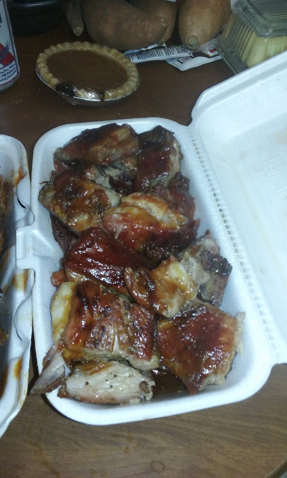 Garretts Smokehouse Barbeque | restaurant | 5502 N Emerson Way, Indianapolis, IN 46226, USA | 3177220506 OR +1 317-722-0506