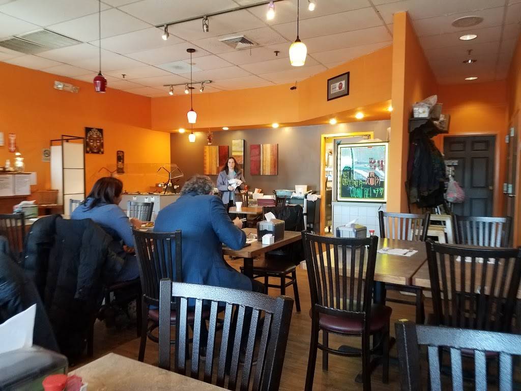 Lai Thai Kitchen | restaurant | 1621 Leonard St NE, Grand Rapids, MI 49505, USA | 6164565730 OR +1 616-456-5730