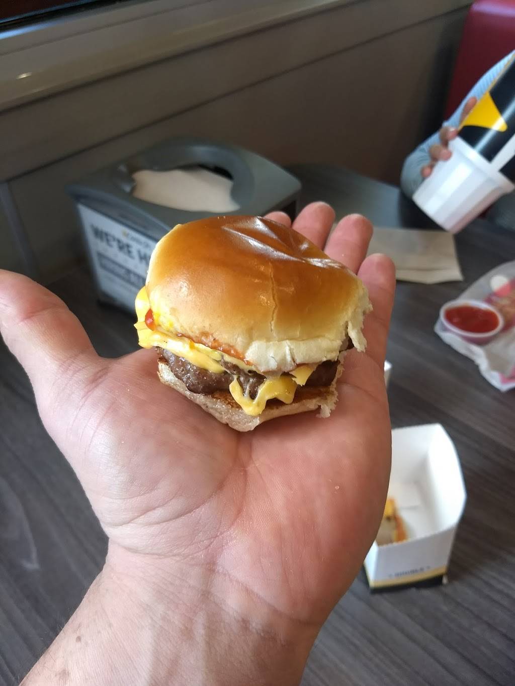 Carls Jr. | restaurant | 4240 Riverwalk Pkwy, Riverside, CA 92505, USA | 9513519706 OR +1 951-351-9706