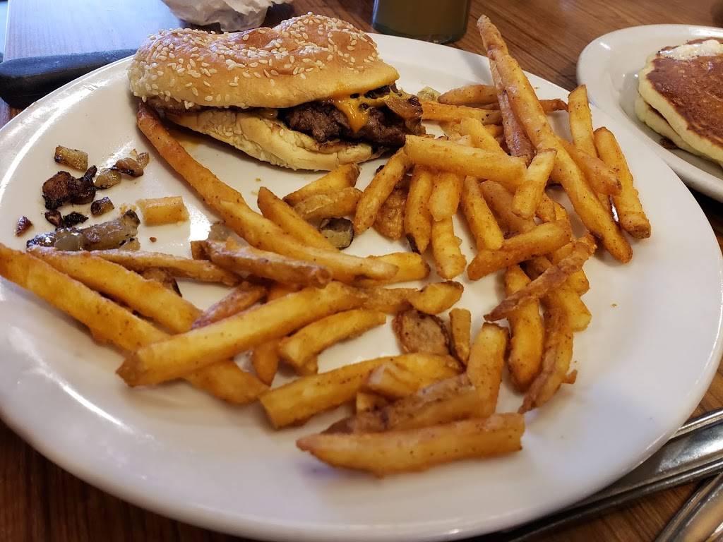 Dennys | restaurant | 6100 Rockside Rd, Independence, OH 44131, USA | 2165247088 OR +1 216-524-7088