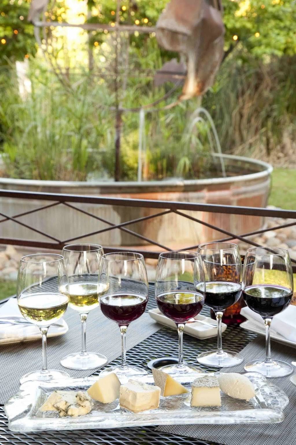 Willis Wine Bar | restaurant | 1415 Town and Country Dr, Santa Rosa, CA 95404, USA | 7075263096 OR +1 707-526-3096