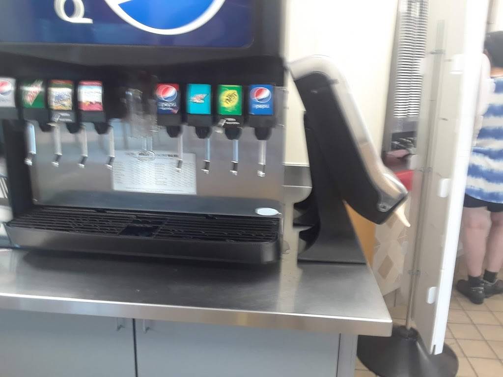 Taco Bell | restaurant | 56 Glen Cove Rd, Greenvale, NY 11548, USA | 5166219445 OR +1 516-621-9445