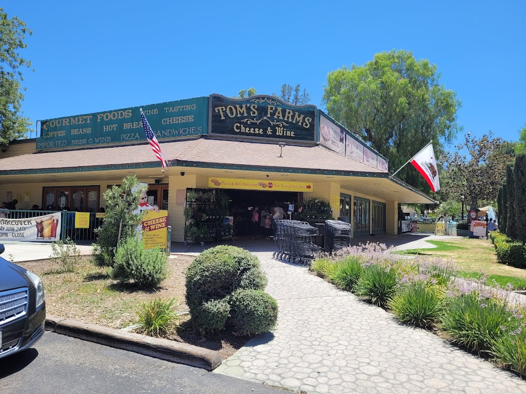 Toms Farms Cheese and Wine Shoppe | restaurant | 23900 Temescal Canyon Rd, Corona, CA 92883, USA | 9512779463 OR +1 951-277-9463