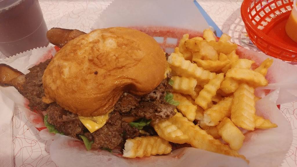 2Toots Train Whistle Grill | restaurant | 203 S Main St, Bartlett, IL 60103, USA | 6302136700 OR +1 630-213-6700