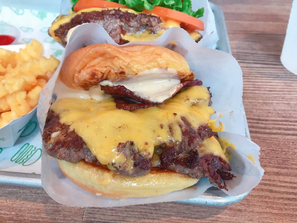Shake Shack | restaurant | 60 N Euclid Ave, St. Louis, MO 63108, USA | 3146275518 OR +1 314-627-5518