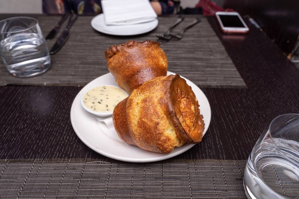 Jacobs & Co. | restaurant | 12 Brant St, Toronto, ON M5V 2M1, Canada | 4163660200 OR +1 416-366-0200