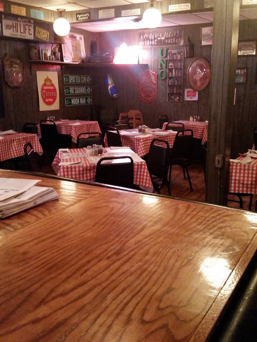 Pizzeria Uno | restaurant | 155 US-151 BUS, Platteville, WI 53818, USA | 6083487808 OR +1 608-348-7808