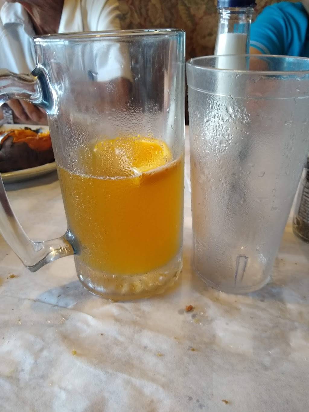 Codys Original Roadhouse | restaurant | 2890 W Bay Dr, Belleair Bluffs, FL 33770, USA | 7275848473 OR +1 727-584-8473