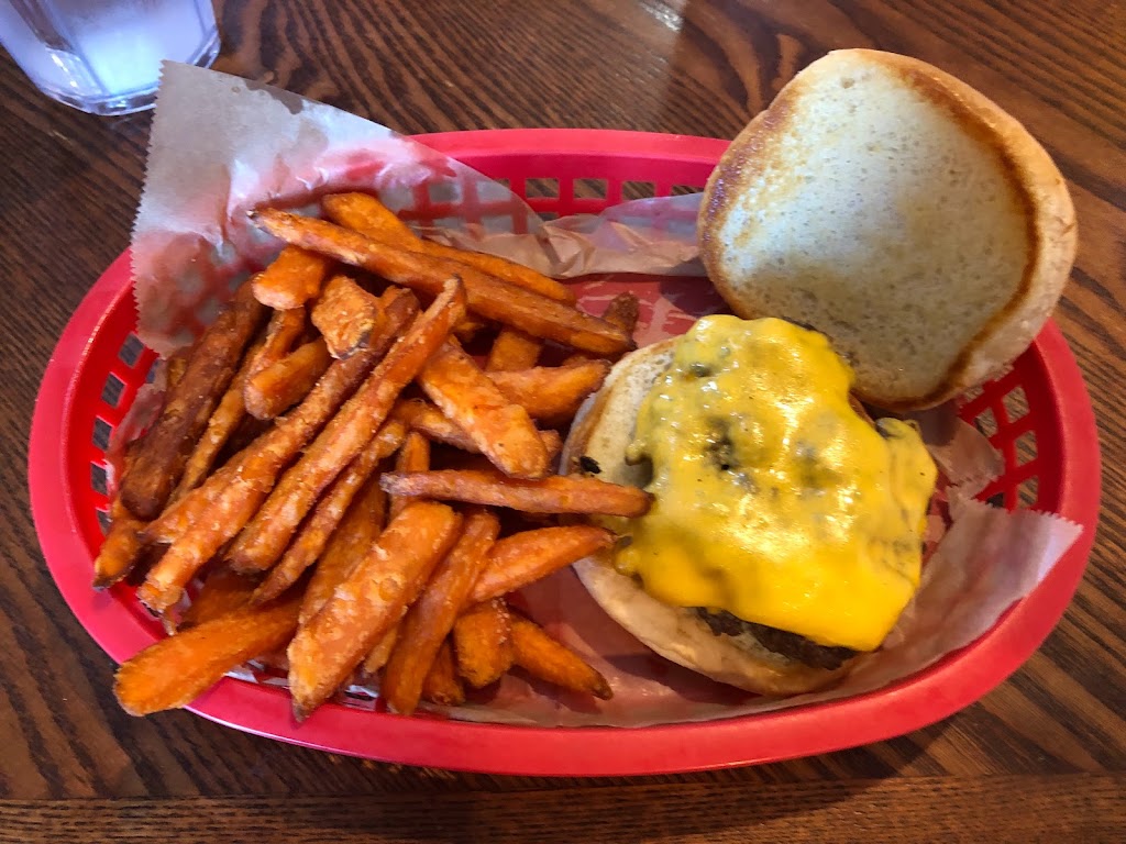 Graps Burgers & Brews | restaurant | 518 National St, Belle Fourche, SD 57717, USA | 6055680121 OR +1 605-568-0121