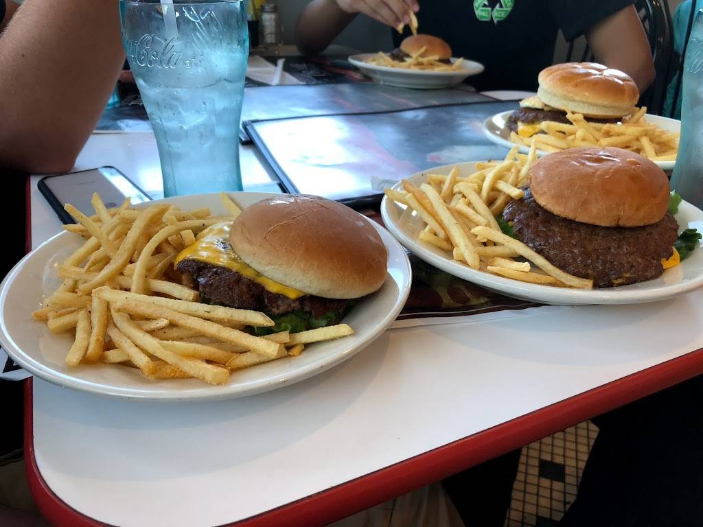 Steak n Shake | restaurant | 10721 Fischer Park Dr, Louisville, KY 40241, USA | 5023263625 OR +1 502-326-3625