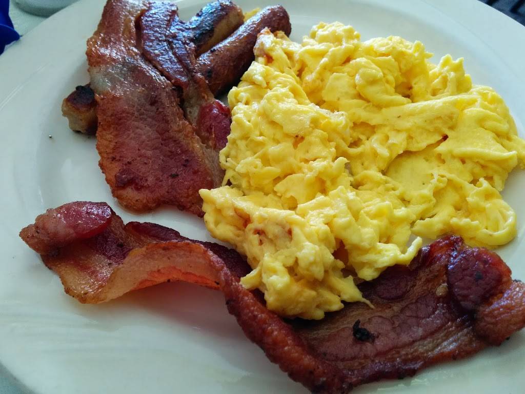 Norms Kitchen | restaurant | 478 Larkfield Center, Santa Rosa, CA 95403, USA | 7075794007 OR +1 707-579-4007