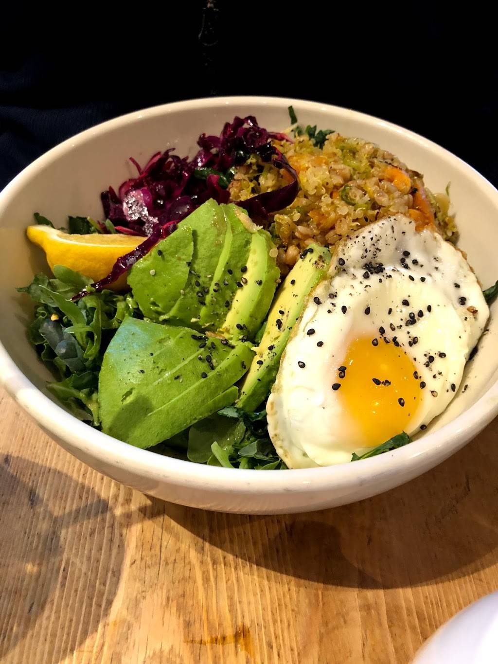 Le Pain Quotidien | restaurant | 10 E Delaware Pl, Chicago, IL 60611, USA | 3123806665 OR +1 312-380-6665