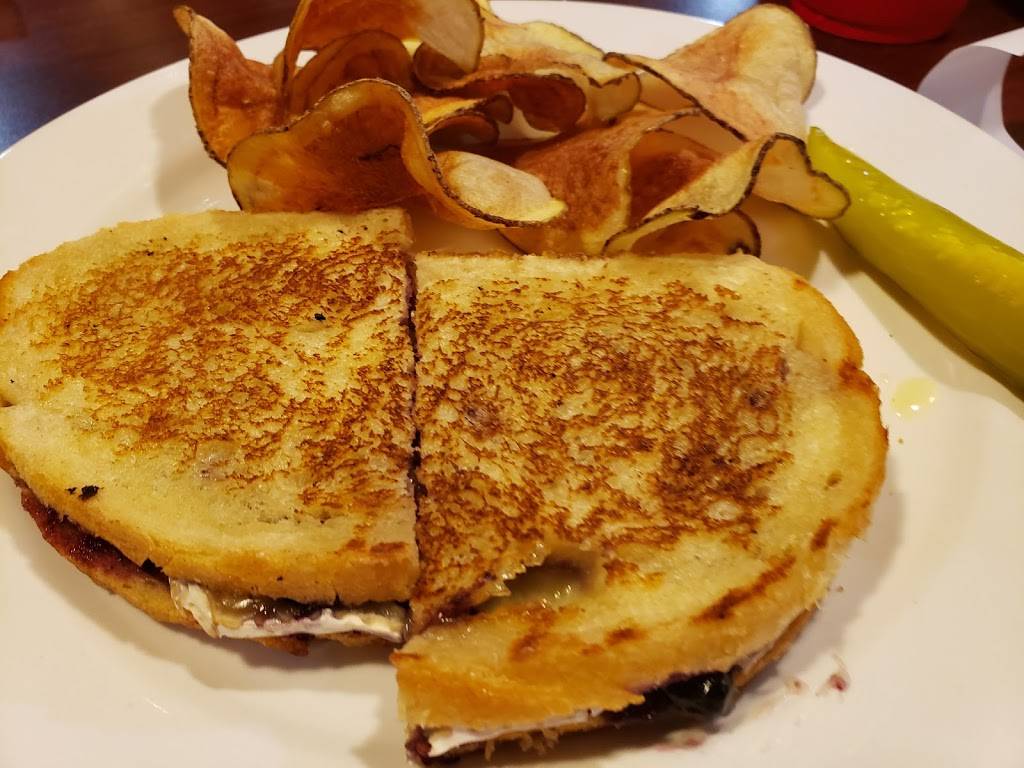 Bobs Train | restaurant | 2211 Fruitville Rd, Sarasota, FL 34237, USA | 9413215643 OR +1 941-321-5643