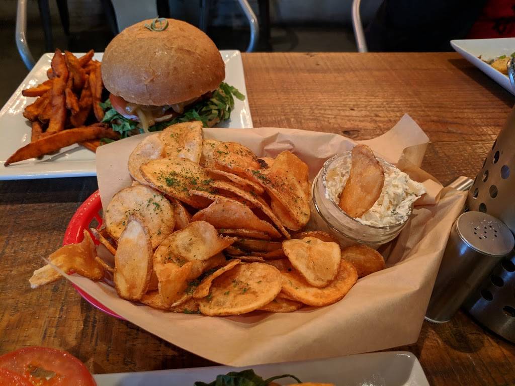 Hop House | restaurant | 4364 Town Center Blvd #128, El Dorado Hills, CA 95762, USA | 9163583977 OR +1 916-358-3977