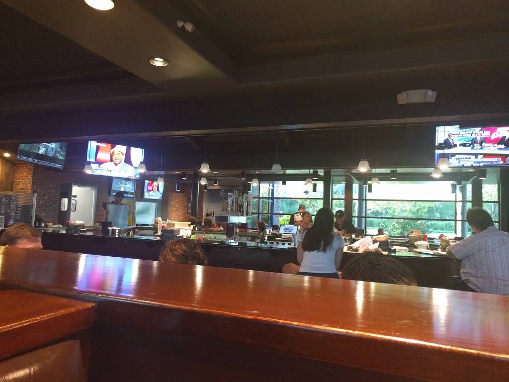 Chasin Tails | restaurant | 5815 Trinity Pkwy, Centreville, VA 20120, USA | 5713511270 OR +1 571-351-1270