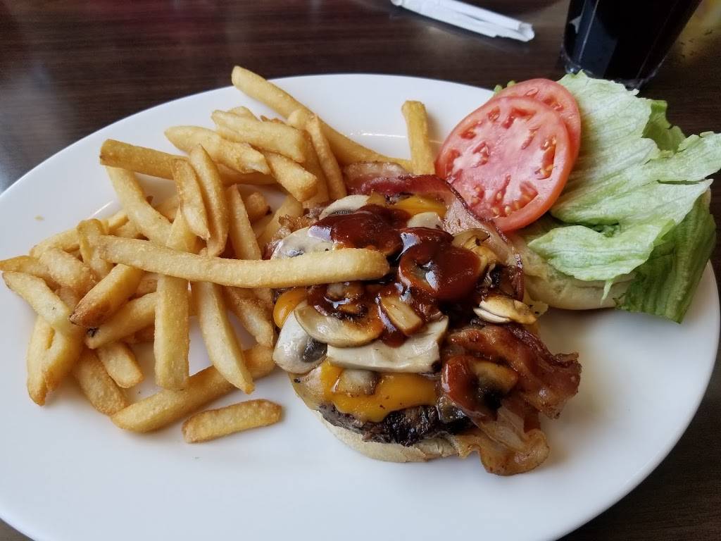 Pops Family Restaurant | restaurant | 134 Old Gate Ln, Milford, CT 06460, USA | 2038761210 OR +1 203-876-1210