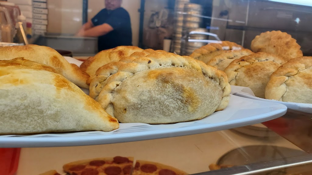 Pronto Pizza & Empanadas | restaurant | 3 Maiden Ln, New York, NY 10038, USA | 2122336200 OR +1 212-233-6200