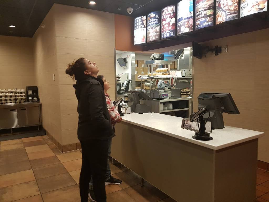 Taco Bell | meal takeaway | 4475 Central Way, Fairfield, CA 94534, USA | 7078644160 OR +1 707-864-4160