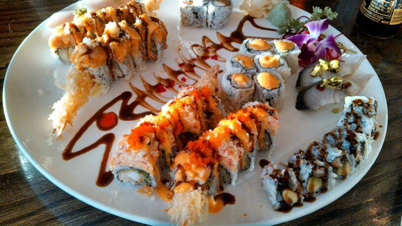 Harusaki | restaurant | 1449 University Dr # H, Burlington, NC 27215, USA | 3365868686 OR +1 336-586-8686