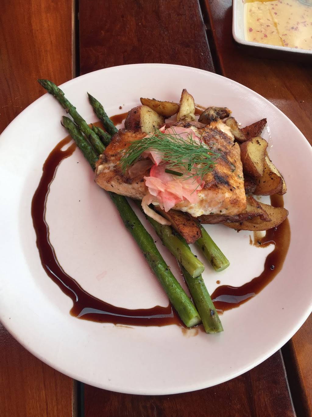 Not Your Average Joes | restaurant | 221 Daniel Webster Hwy, Nashua, NH 03060, USA | 6033187777 OR +1 603-318-7777