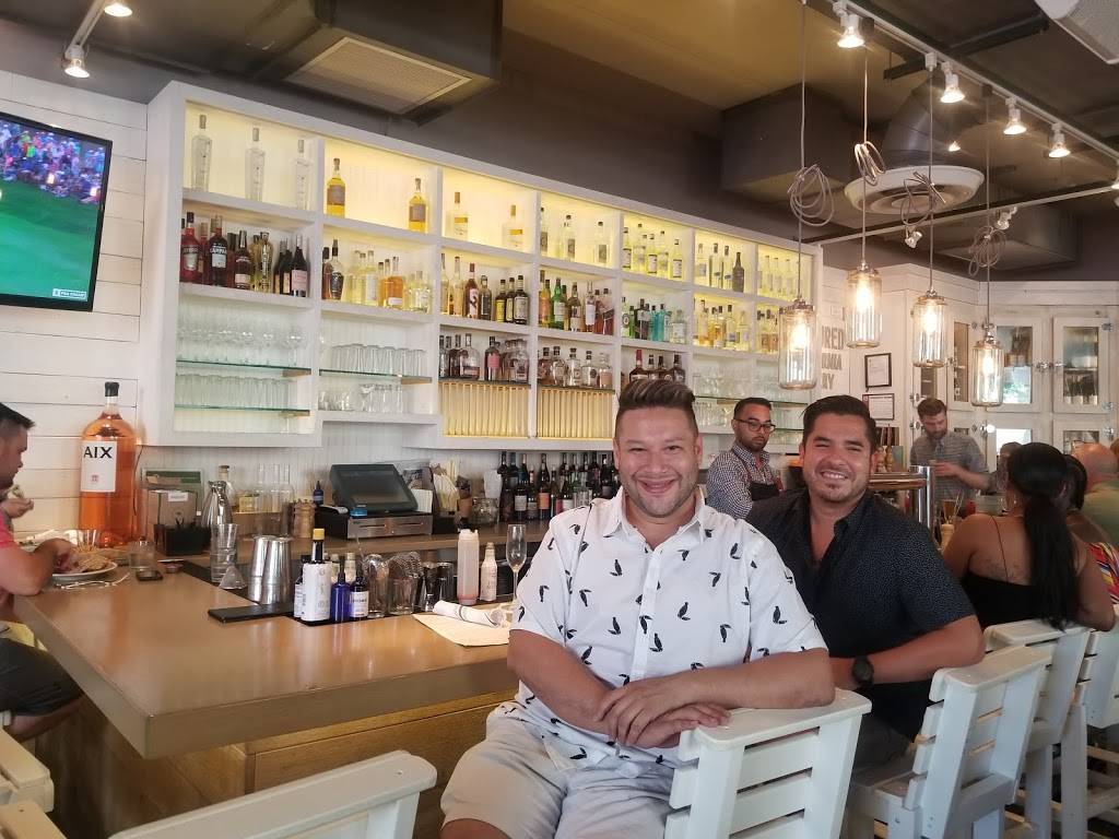 Summer House Santa Monica | restaurant | 1954 N Halsted St, Chicago, IL 60614, USA | 7736344100 OR +1 773-634-4100