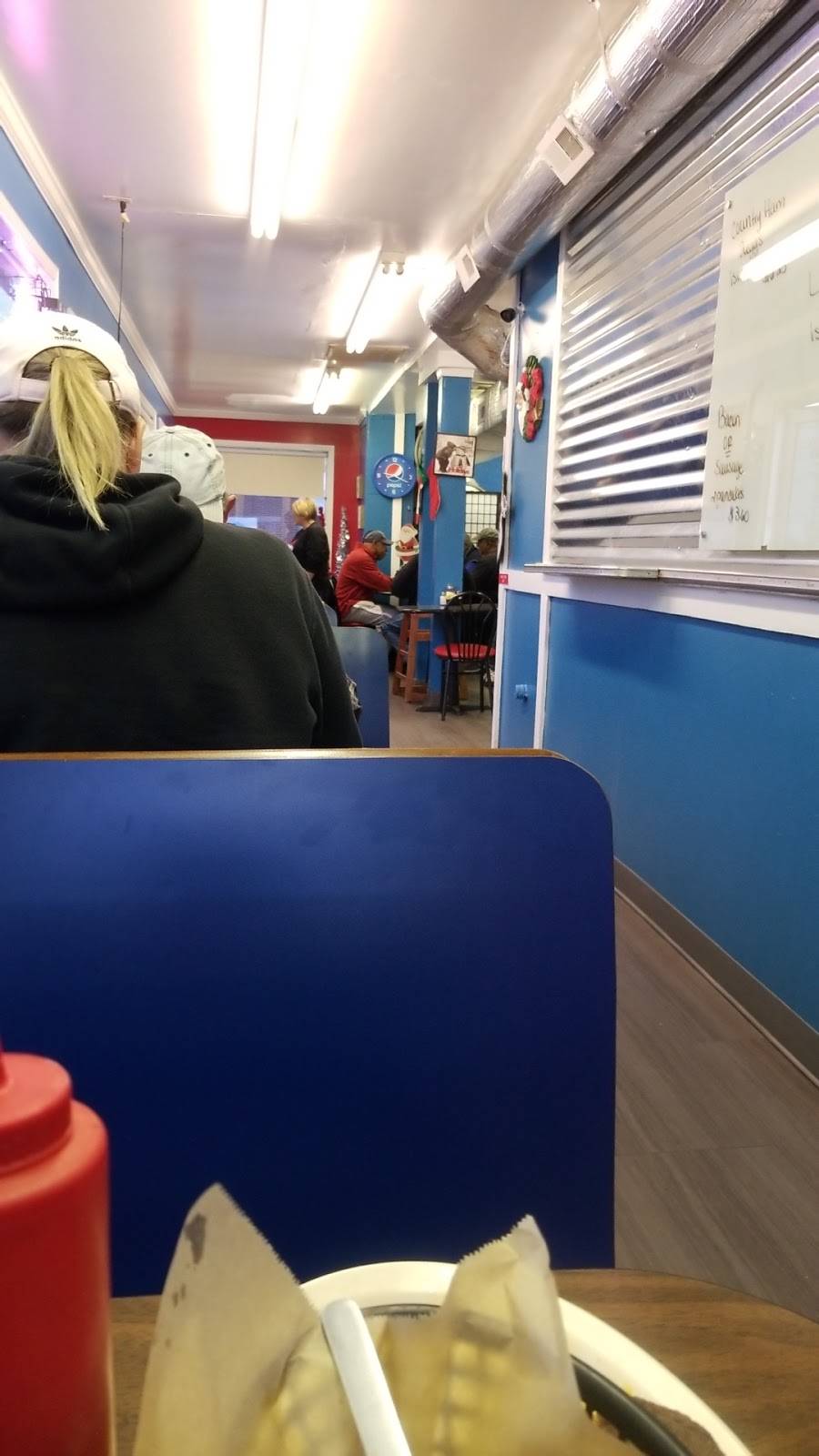 Ginas Family Restaurant | restaurant | 2410 N Main St, Danville, VA 24540, USA | 4348364399 OR +1 434-836-4399