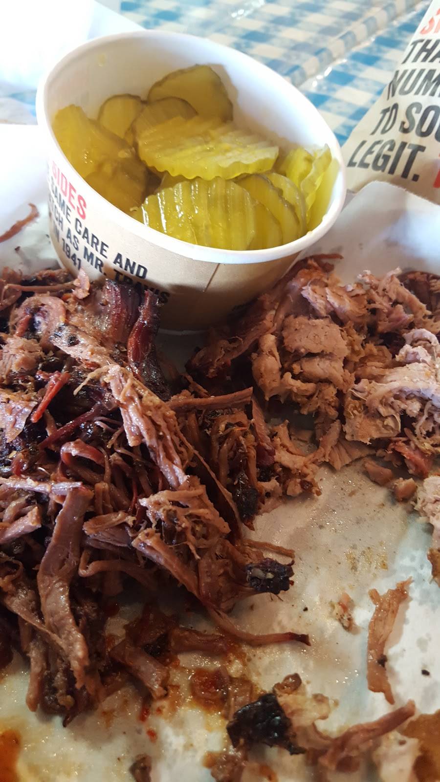 Dickeys Barbecue Pit | restaurant | 3140 Countryside Dr, Turlock, CA 95380, USA | 2096341800 OR +1 209-634-1800