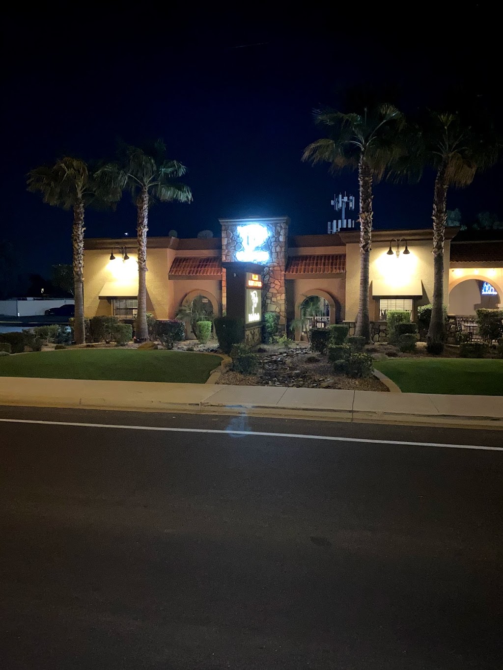 TCs Pub & Grub | restaurant | 25 E Ray Rd, Gilbert, AZ 85296, USA | 4806875540 OR +1 480-687-5540