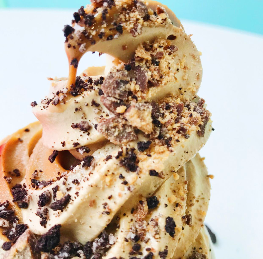 Yogurtini Plaza | restaurant | 4853 Main St, Kansas City, MO 64112, USA | 8165312201 OR +1 816-531-2201